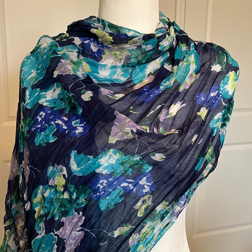 New! Lightweight floral navy blue scarf